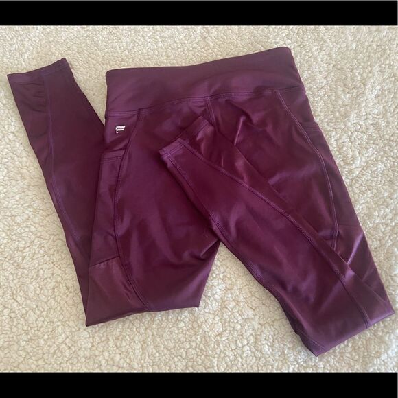 Fabletics Salar Statement PowerLite 7/8 - Picture 1 of 13